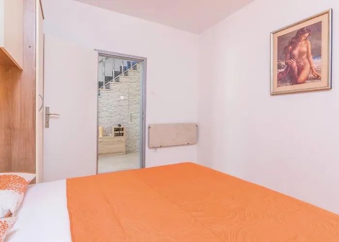 Awesome In With Kitchen Nyaraló