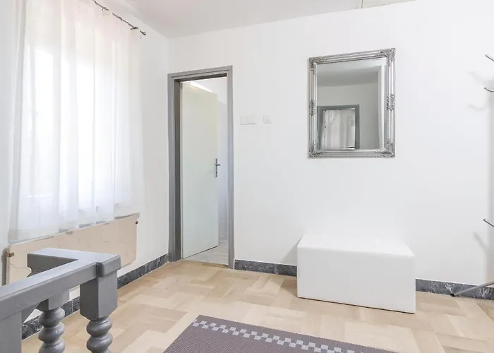 Awesome In With Kitchen Nyaraló *