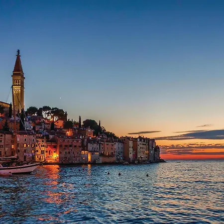 Awesome Home In Rovinj With Kitchen *