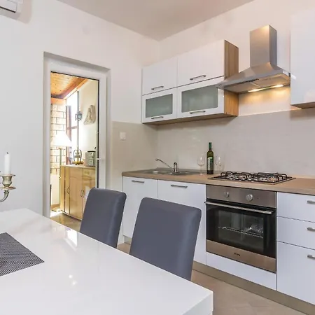 Holiday home Awesome Home In Rovinj With Kitchen Rovinj
