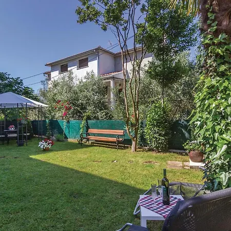 Awesome Home In Rovinj With Kitchen *