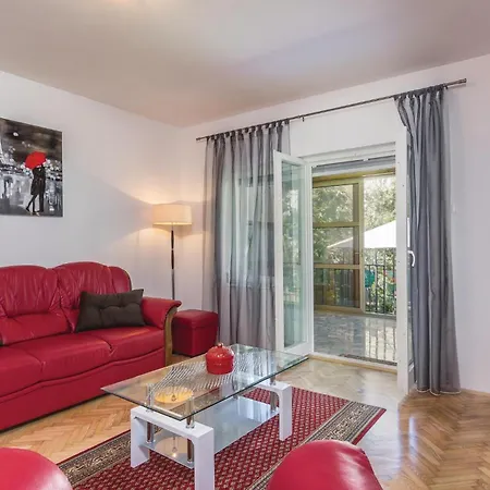Awesome Home In Rovinj With Kitchen *