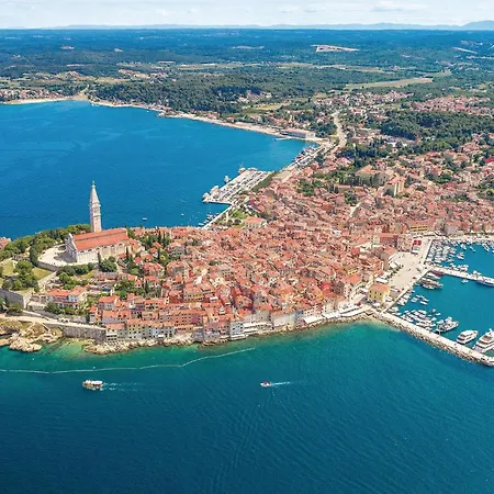 Awesome Home In Rovinj With Kitchen Holiday home