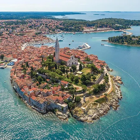 Holiday home Awesome Home In Rovinj With Kitchen